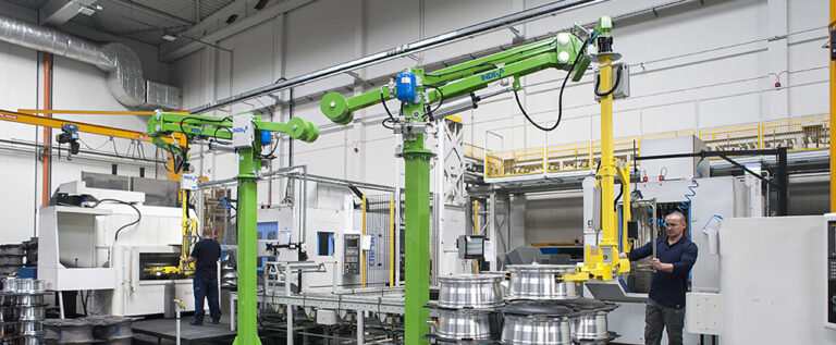 Deze efficiënte INDEVA PN Ergo vereenvoudigt het manipuleren van zware werkstukken, zoals velgen in CNC-machines. Ontworpen voor zware industriële toepassingen, zorgen ze voor veilig, nauwkeurig en moeiteloos hanteren van onderdelen. Verhoog efficiëntie en reduceer belasting voor medewerkers.